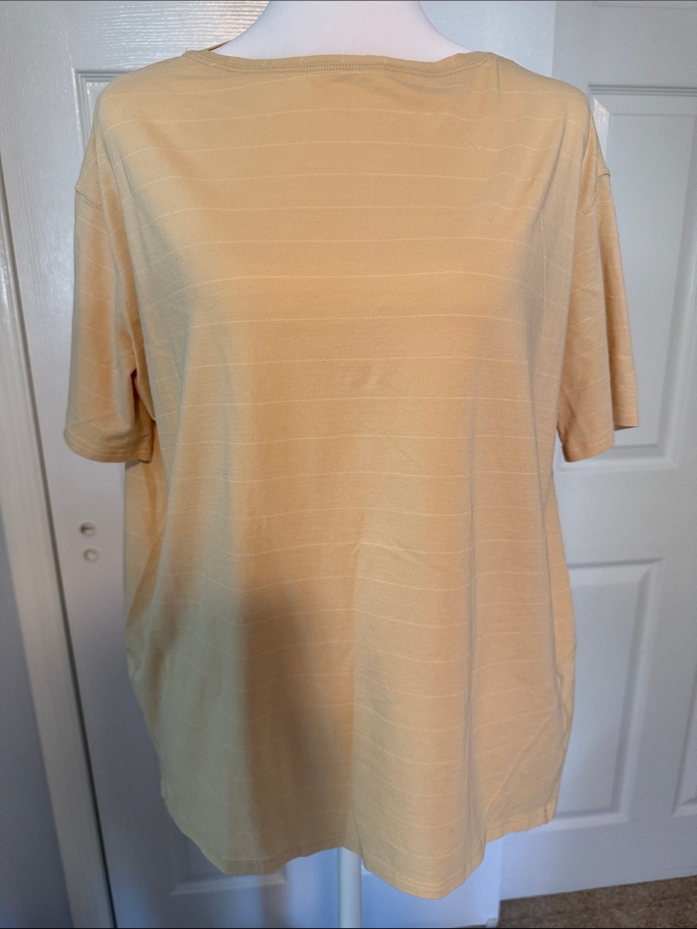 Lululemon Short-Sleeve Women's Top in Light Yellow